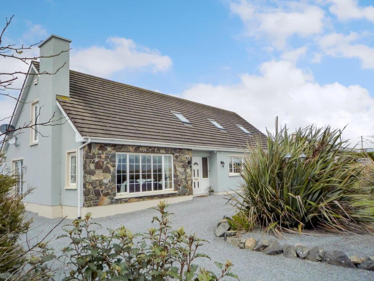 Ballyheigue Guesthouse Heirhill Bagian luar foto